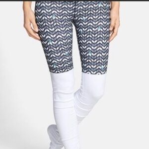 Alo yoga Goddess chevron ribbed leggings size XS